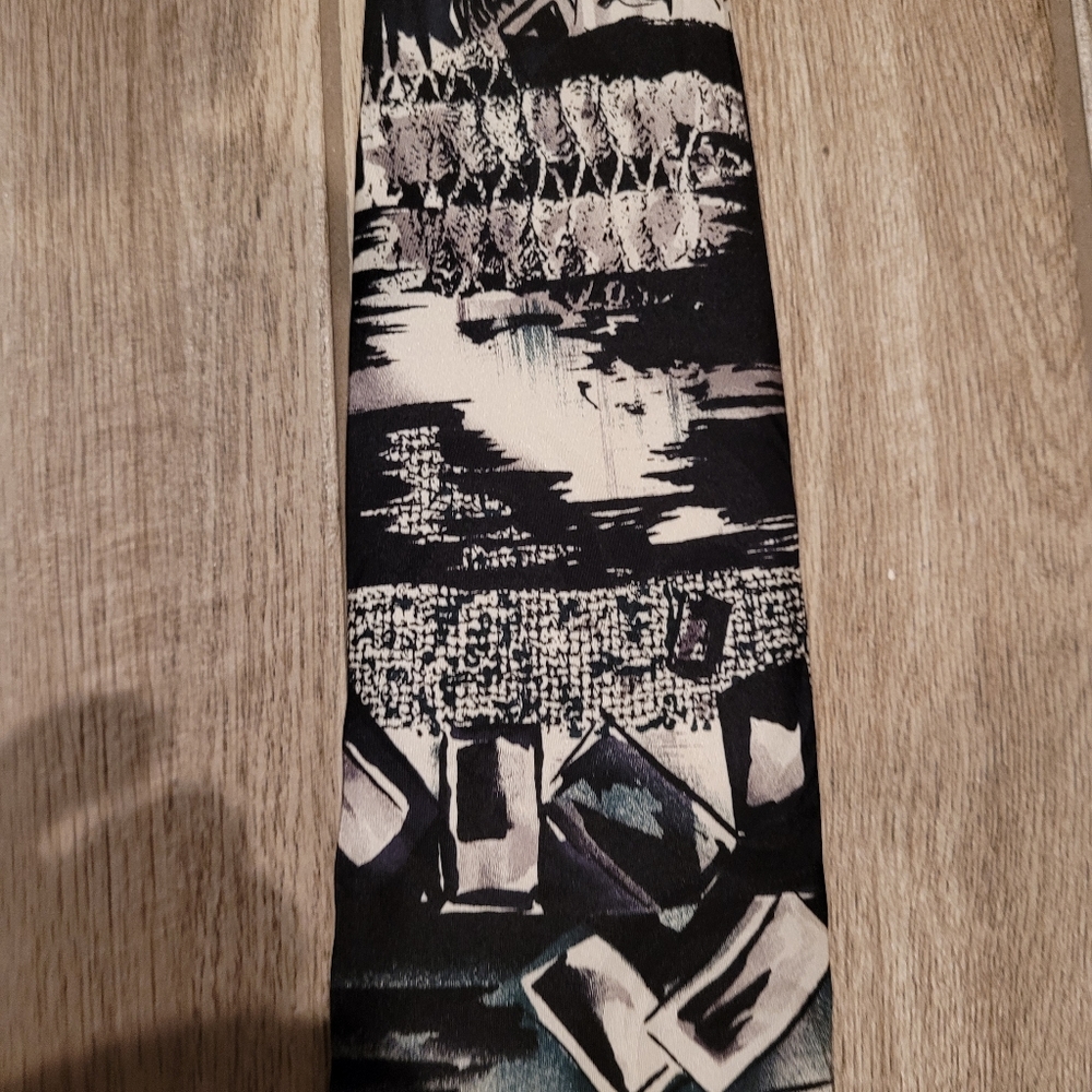 Tie - Picture 2 of 3
